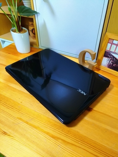 corei5メモリ8Gの超高性能Lavie♪　ブルーレイ対応☆　高級感のあるかっこいいクリスタルブラック♪　最新Windows10　64Bit！　テンキー搭載　NEC　Lavie　大画面15.6インチ　　光沢黒　高級感　 　ノートパソコン　無線LAN　Wi-Fi対応 　DVDドライブ