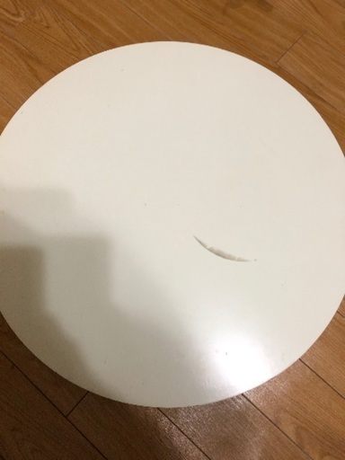白丸い折り畳みテーブルニトリ さあたな 京都のテーブル コーナー サイドテーブル の中古あげます 譲ります ジモティーで不用品の処分