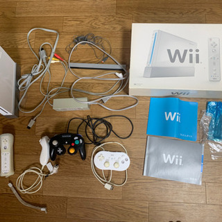 Wii  箱、説明書付き＆ソフト　売ります。