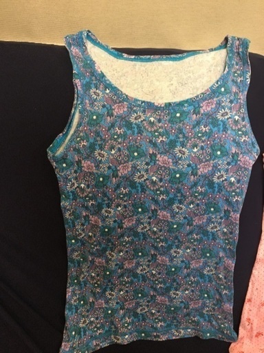 ユニクロuniqloレディース女性タンクトップ３枚花柄レース春夏インナートップス 朝美絢 横浜のその他の中古 古着あげます 譲ります ジモティーで不用品の処分