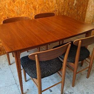 【売約済み】ACME FURNITURE アクメ　ファニチャー　アクメファニチャー　brooks dining table ブルックス　ダイニングテーブル　TRESTLES CHAIR　トラッセル チェア　ダイニングチェア　 モデルルーム　未使用　4人掛け 