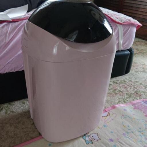 オムツのゴミ箱、おしりふきウォーマー