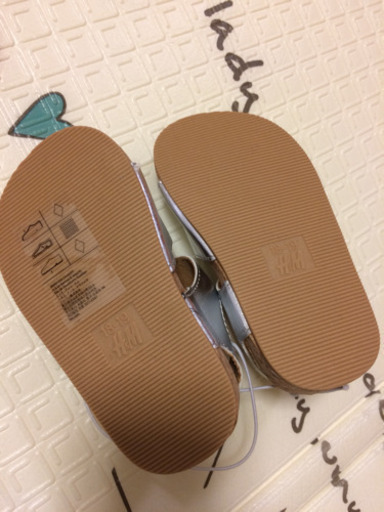 新品 H M ミニーちゃんのベビーサンダル 18 19 おでんくん 西京極のベビー用品 ベビー 用ファッション小物 の中古あげます 譲ります ジモティーで不用品の処分 新品 H M ミニーちゃんのベビーサンダル 18 19 おでんくん 西京極のベビー用品 ベビー 用ファッション小物 の中古あげます 譲ります ジモティーで不用品の処分