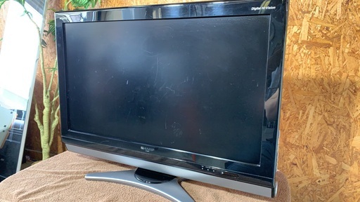 B1098　シャープ　３２インチ　テレビ