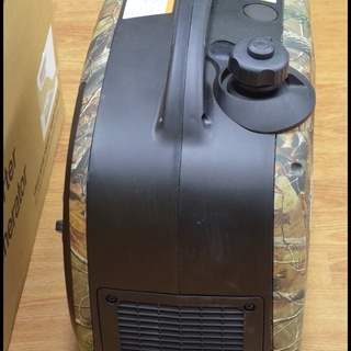 中古美品 ヤマハ EF1600iSC インバータ発電機 EF1600iS カモフラージュバージョン