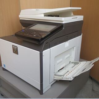シャープ　カラー複合機　MX-C302W☆彡カラー3,422枚 モノク9,524枚☆彡無線LAN 付 タッチパネルで使いやすい 現行機カセット1段 送料無料 超激安! 新型シャープA4フルカラー複合機 MX-C302W（フル装備、無線