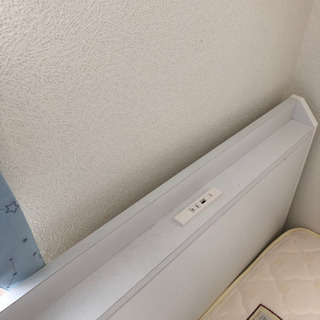 ニトリのシングルベッド〔ヘッドボードにコンセント付き）