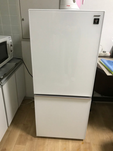 中古美品　冷蔵庫　137L(幅48.0cm)　シャープ プラズマクラスター搭載　つけかえどっちもドア クリアホワイト SJ-GD14D-W
