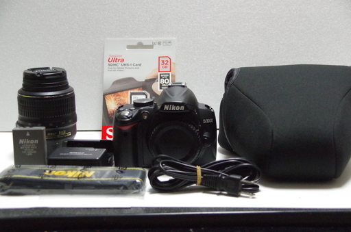 Nikon D3000 デジタル一眼レフカメラ 18-55mm レンズ 32GB 新品SDカード付