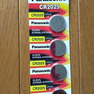パナソニック製ボタン電池２個（CR2025） 期限2024.12