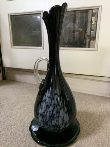 花瓶 ブラック カメイガラス 黒 花びん インテリア まさるさん 緑地公園のインテリア雑貨 小物 花瓶 の中古あげます 譲ります ジモティーで不用品の処分