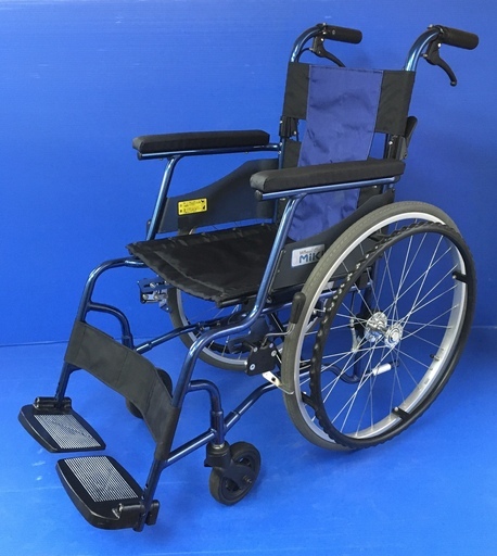 ①自走式車いす 標準型 軽量コンパクトタイプ　PMS-1BU  Miki