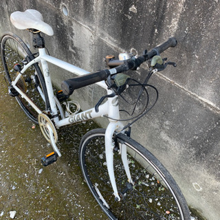 GIANT　ESCAPE（エスケープ）R3 2016年モデル　サイズM　中古美品！ GIANT ESCAPE（エスケープ）R3 2016年モデル サイズM 中古美品！