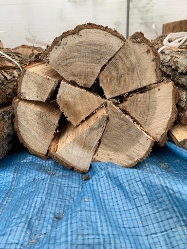 ナラ薪③ 薪軽トラ一台分