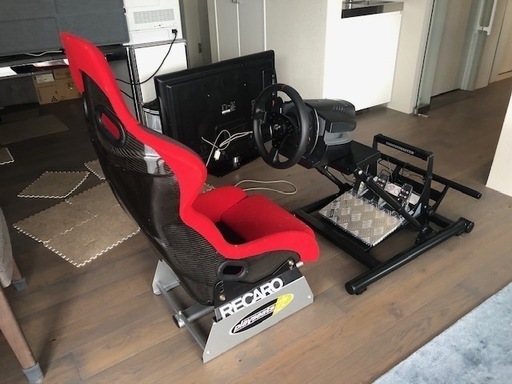 プレステ３とハンドルコントローラーセットです。