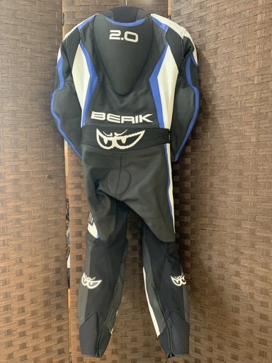 新品 BERIK ベリック レーシングスーツ 革ツナギ ブラック ホワイト 