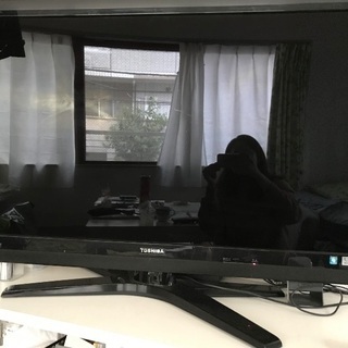 液晶42型TV &テレビ台差し上げます‼️