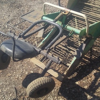 じゃがいも掘取機　クボタ　ＨＰ60Ｓ　【ＰＯＴＹ’】