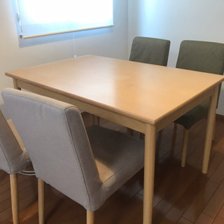 ニトリのテーブル&椅子(4脚)セット