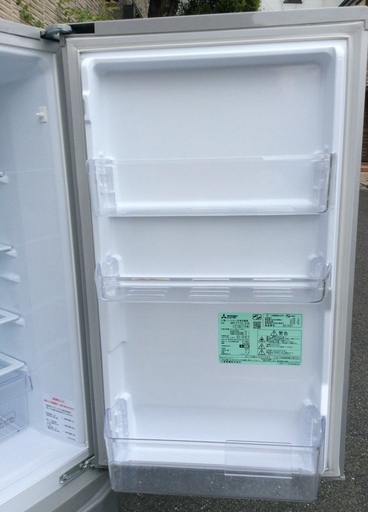 【RKGRE-330】特価！三菱/168L 2ドア冷凍冷蔵庫/MR-P17C-S/中古品/2017年製/当社より近隣無料配達！