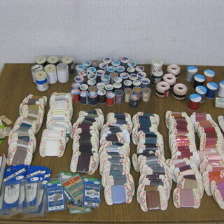 未使用品 手芸用品 糸 ミシン糸 レース糸 ミシン針 ホック ボビン 等々 色々 まとめて320個超セット カネボウ テイジン オリヅルの画像