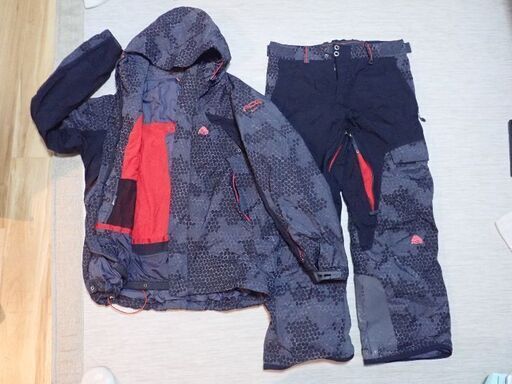 最終値下げ ナイキacgのスノースキーウェア上下 ミニー 中島公園のスノーボードの中古あげます 譲ります ジモティーで不用品の処分