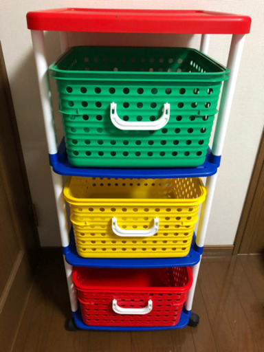 カラー　三段収納？