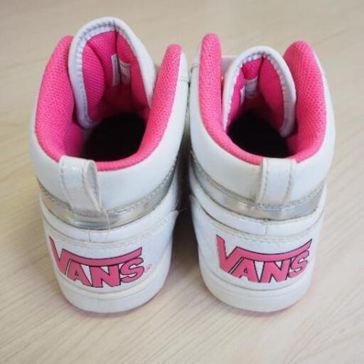 Vans ハイカットスニーカー 白 ピンク 21 Momo 森本のキッズ用品 子供用シューズ の中古あげます 譲ります ジモティーで不用品の処分