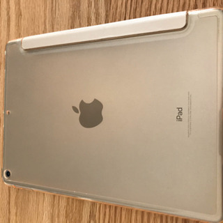 iPad第6世代カバー付き※値下げしました！