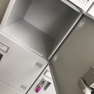 オフィス用家具 鍵付きロッカー 鍵付き 美品 値下げしました！