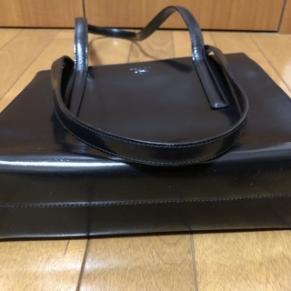 PRADA 黒 エナメル ショルダーバッグ Gカードあり | gofactoring.cl