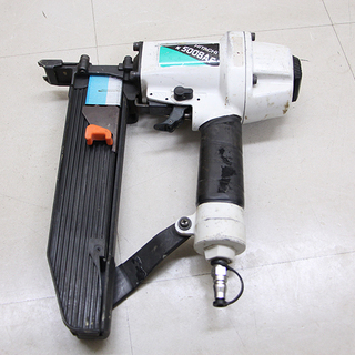 日立　常圧タッカ　N5008AF　50ｍｍ　フロアタッカ(D3513awxY) 日立 常圧タッカ N5008AF 50mm フロアタッカ(D3513awxY)