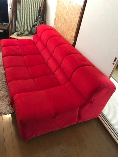 赤いソファー　2〜3人掛け　20000円