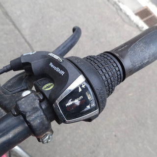 ママチャリ 26インチ シマノ6段変速 ピンク 鍵付き 荷台付き ドレス