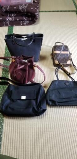 婦人用のバッグ類
