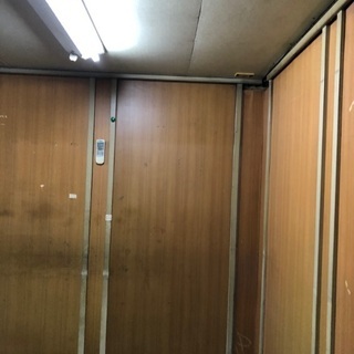 仮設事務所です