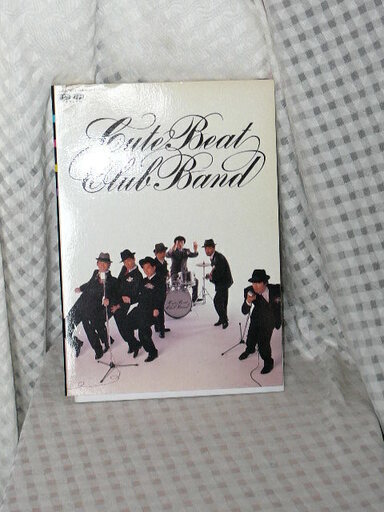 チェッカーズ　Cute Beat Club Band　キュート・ビート・クラブ・バンド　CD＋ブックレット（32ページ・オールカラー）