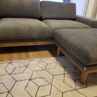 【新品未使用】2.5 seaters ソファーとオットマン　シーヴ Bulge Sofa Series グレー北欧風