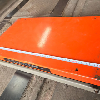 リフター　ペダルで上げ下げ　100v ゴールドリフター　加工などにいかかですか？