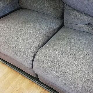 【着払い対応可能！！旧鹿児島市内送料無料】 リサイクルストアスターズ城西店　３人用電動布張りテーブル付きリクライニングソファ