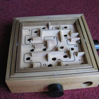 ●USED●木製迷路ゲーム アナログゲーム パズル 室内遊びに