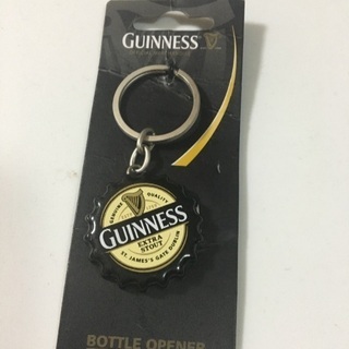 ギネス　guinnessのキーホルダー　栓抜き