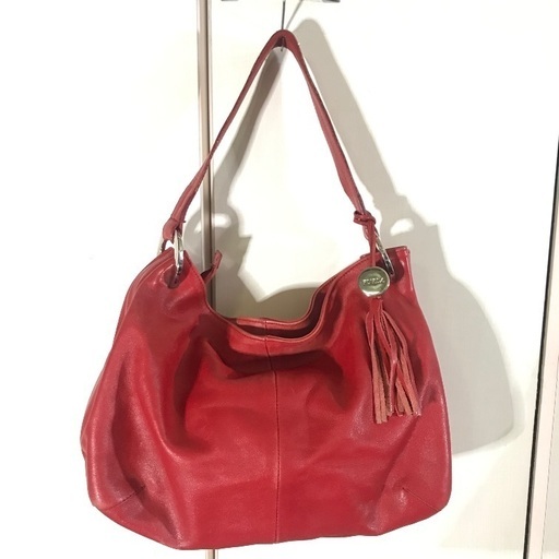 FURLA フルラ 赤レザー フリンジチャーム 肩かけワンショルダーバッグ