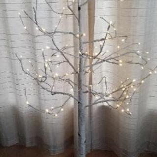 白樺の木をイメージしたライトです！