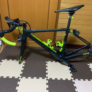 ロードバイク サーベロR5フレームセット　R8000アルテグラ付き