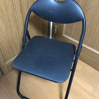 折りたたみ式パイプ椅子
