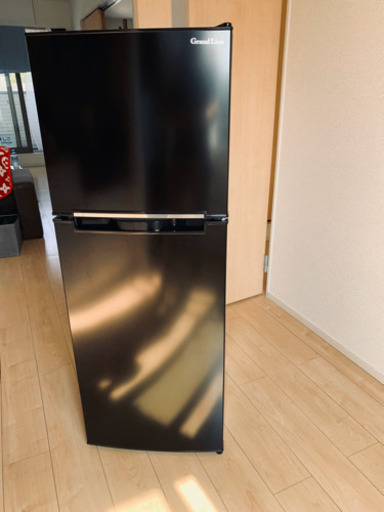 美品。2019年製両開き対応138L冷凍冷蔵庫