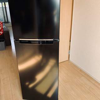美品。2019年製両開き対応138L冷凍冷蔵庫