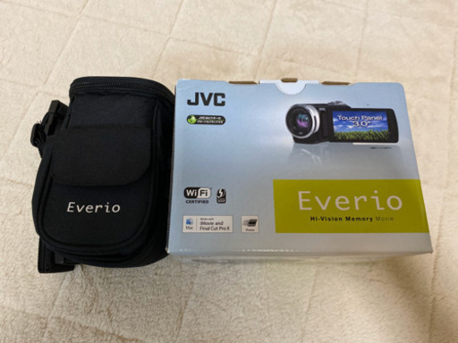 ビデオカメラ　JVC Victor