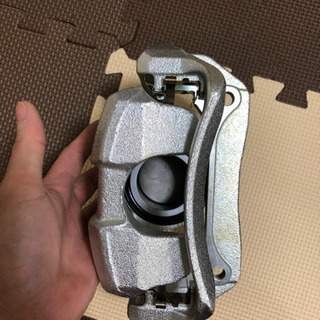 ヴェゼル右フロントブレーキキャリパー